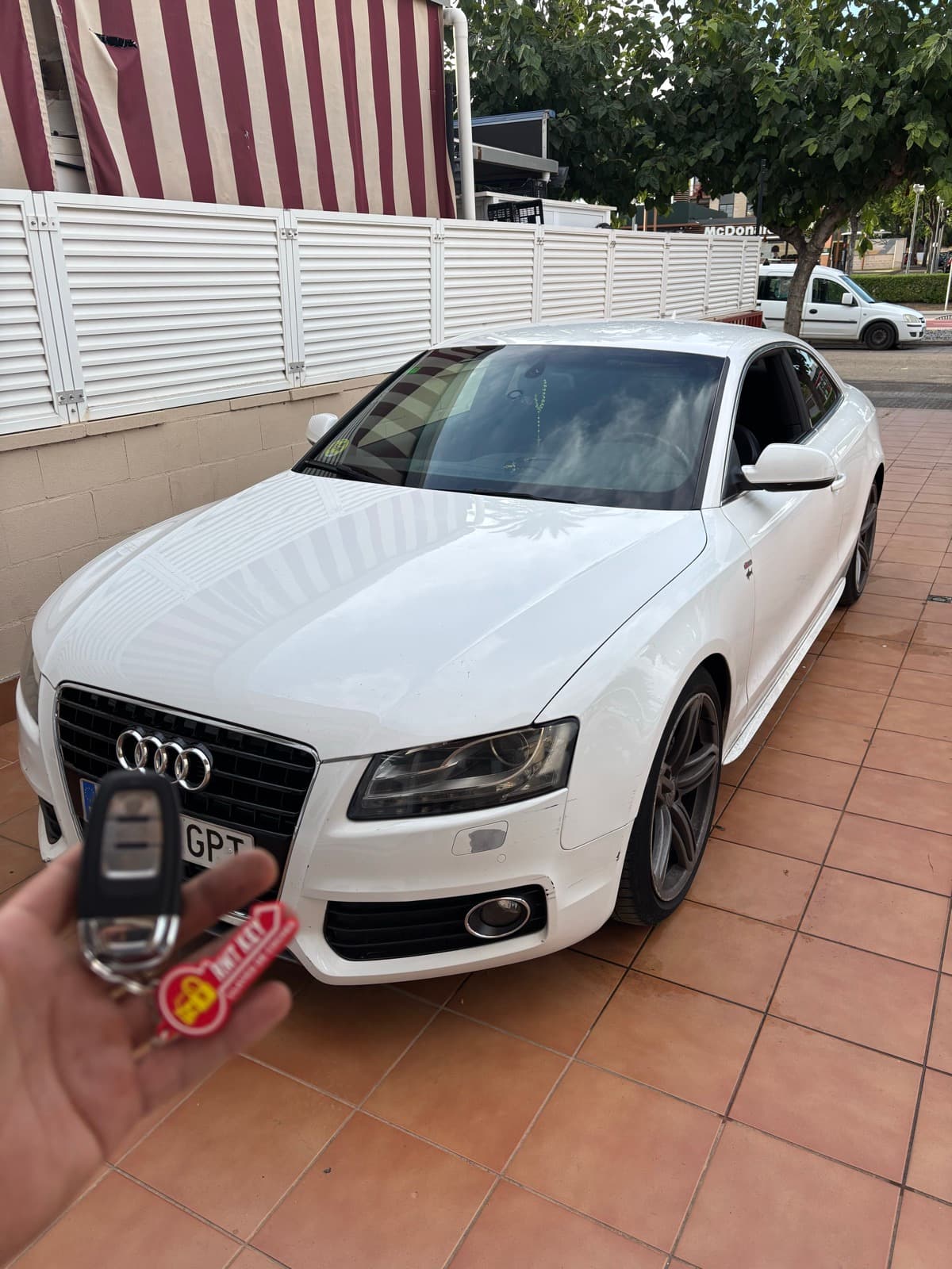 Audi A4 con duplicado de llave Keyless realizado en RMT KEY Torredembarra