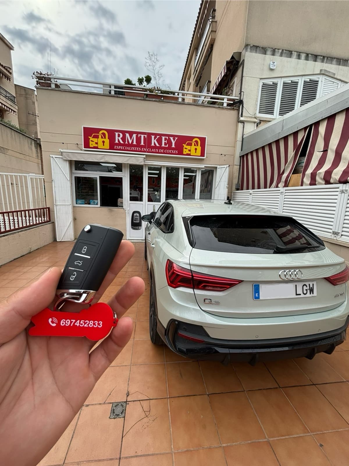 Audi Q2 con programación de llave MQB completada por RMT KEY