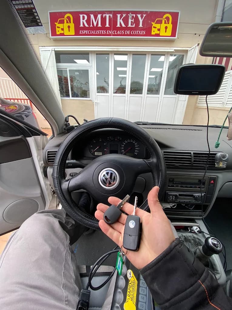 Interior de Volkswagen con reparación electrónica del cuadro de instrumentos